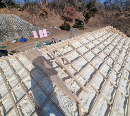 가평 신축건물 기와지붕 우레탄폼 단열: 에너지 효율을 높이는 스마트 선택!